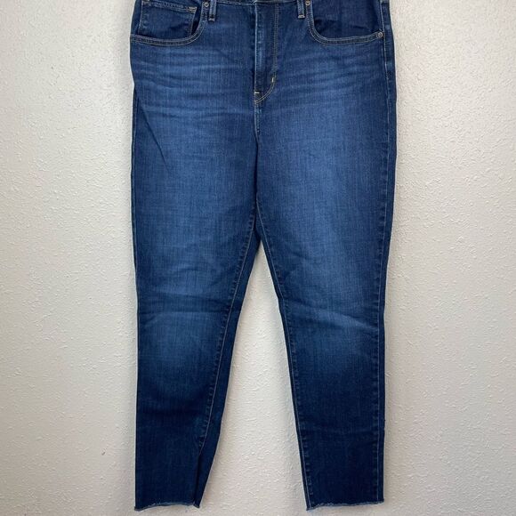 Levi’s 721 Skinny High Rise Button Fly Jeans Size W30 EUC - Picture 1 of 6